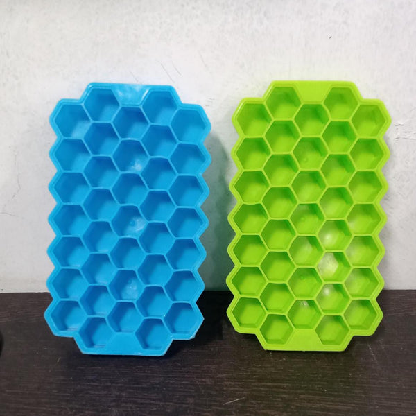 Ice cube trays set